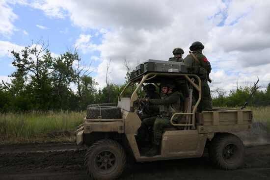 Russia Ukraine Military Operation Signal Unit