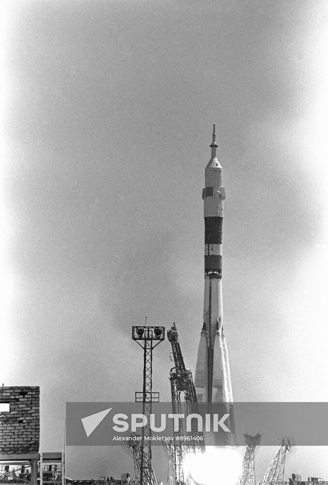Soyuz T-13