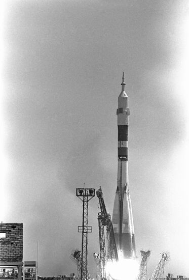 Soyuz T-13
