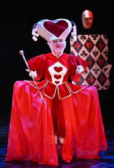 Russia Puppet Theatre Alice in Wonderland