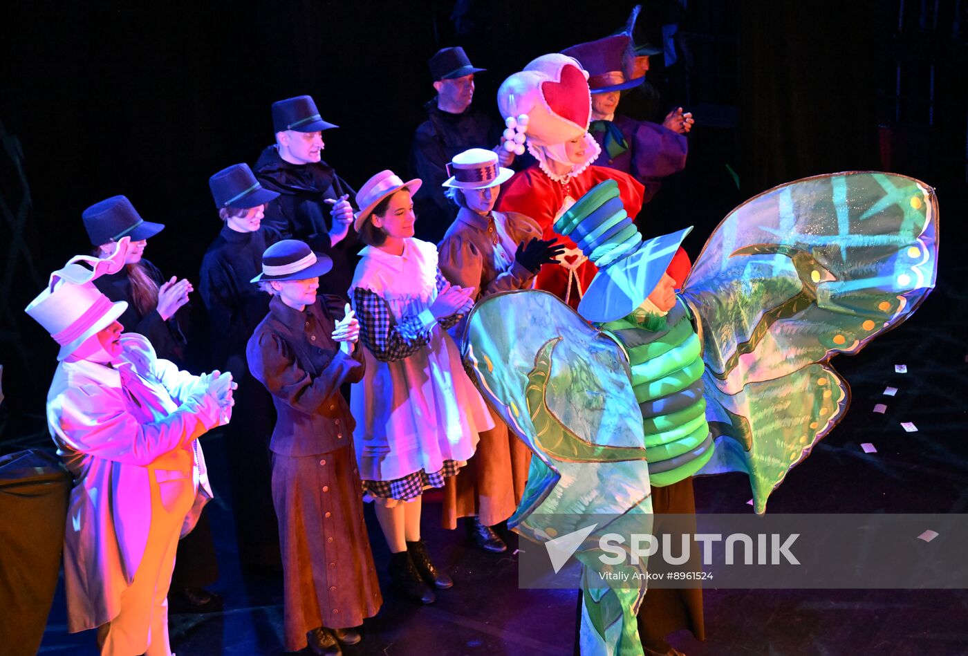 Russia Puppet Theatre Alice in Wonderland