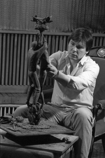 Sculptor Alexander Rukavishnikov