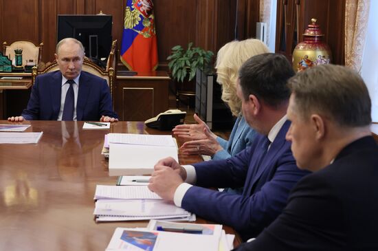 Russia Putin Social Issues