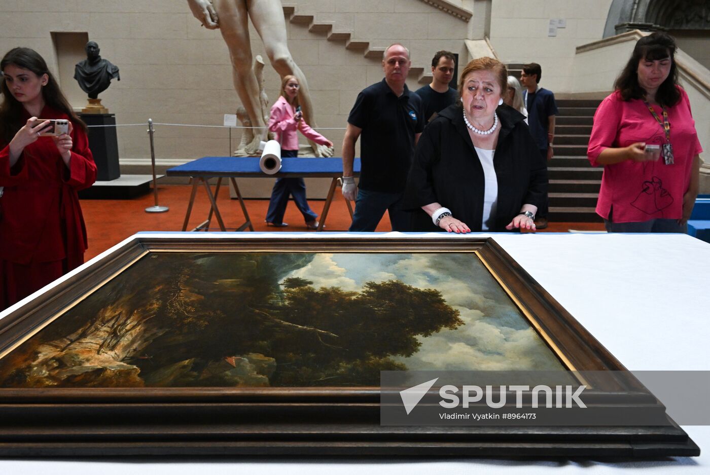 Russia Art Landscape Painting Exhibition Preparations