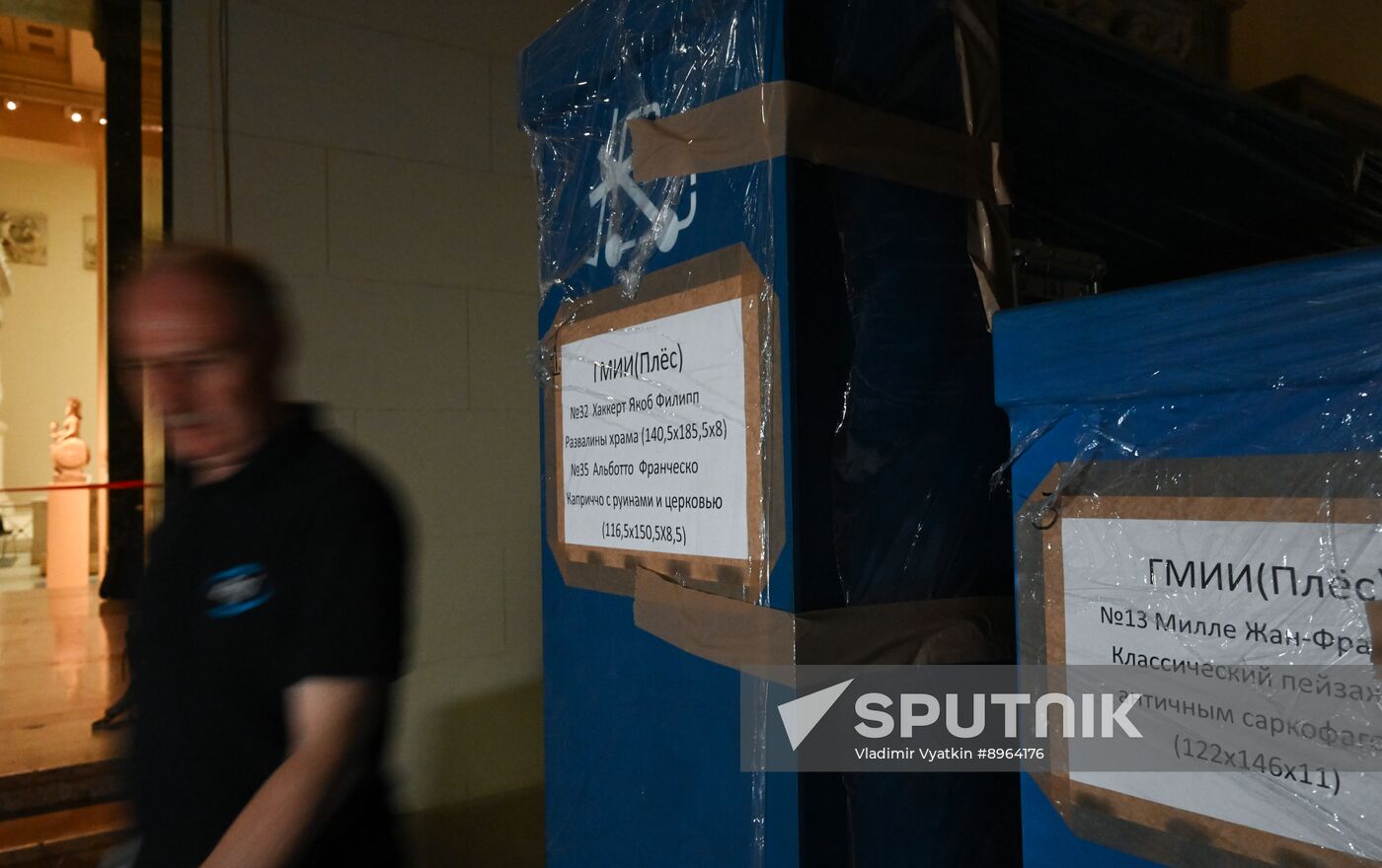 Russia Art Landscape Painting Exhibition Preparations