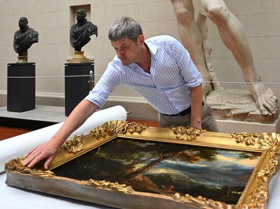 Russia Art Landscape Painting Exhibition Preparations