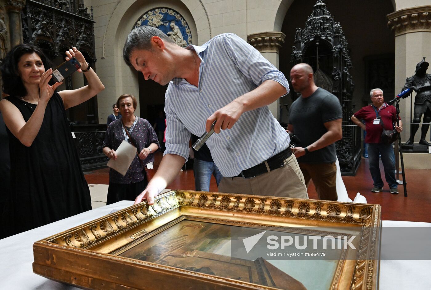 Russia Art Landscape Painting Exhibition Preparations