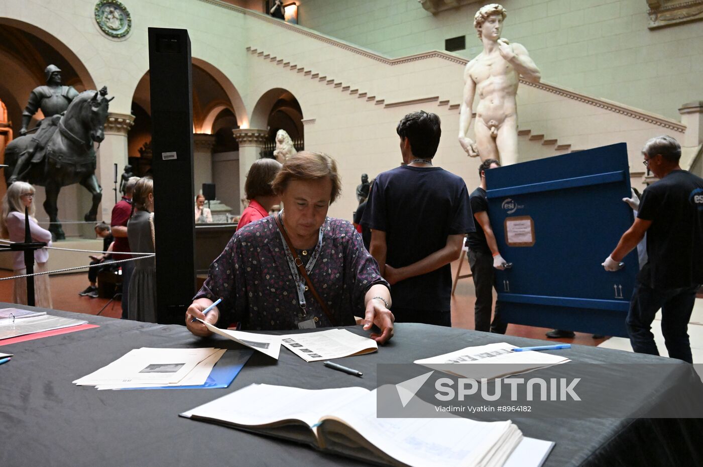 Russia Art Landscape Painting Exhibition Preparations