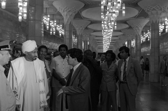 Prime Minister of Sudan Sadiq al-Mahdi visits USSR
