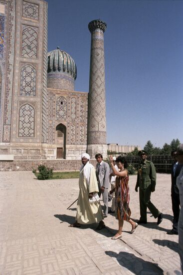 Prime Minister of Sudan Sadiq al-Mahdi visits USSR