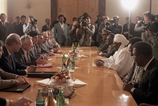 Prime Minister of Sudan Sadiq al-Mahdi visits USSR