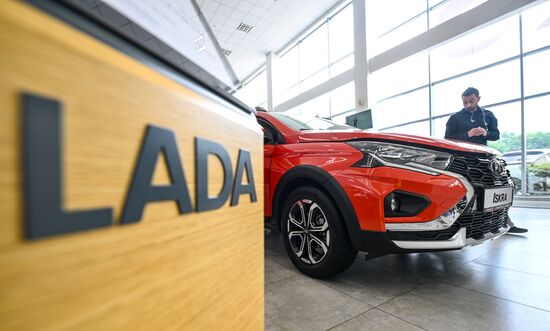 Russia Car Sales Lada Iskra