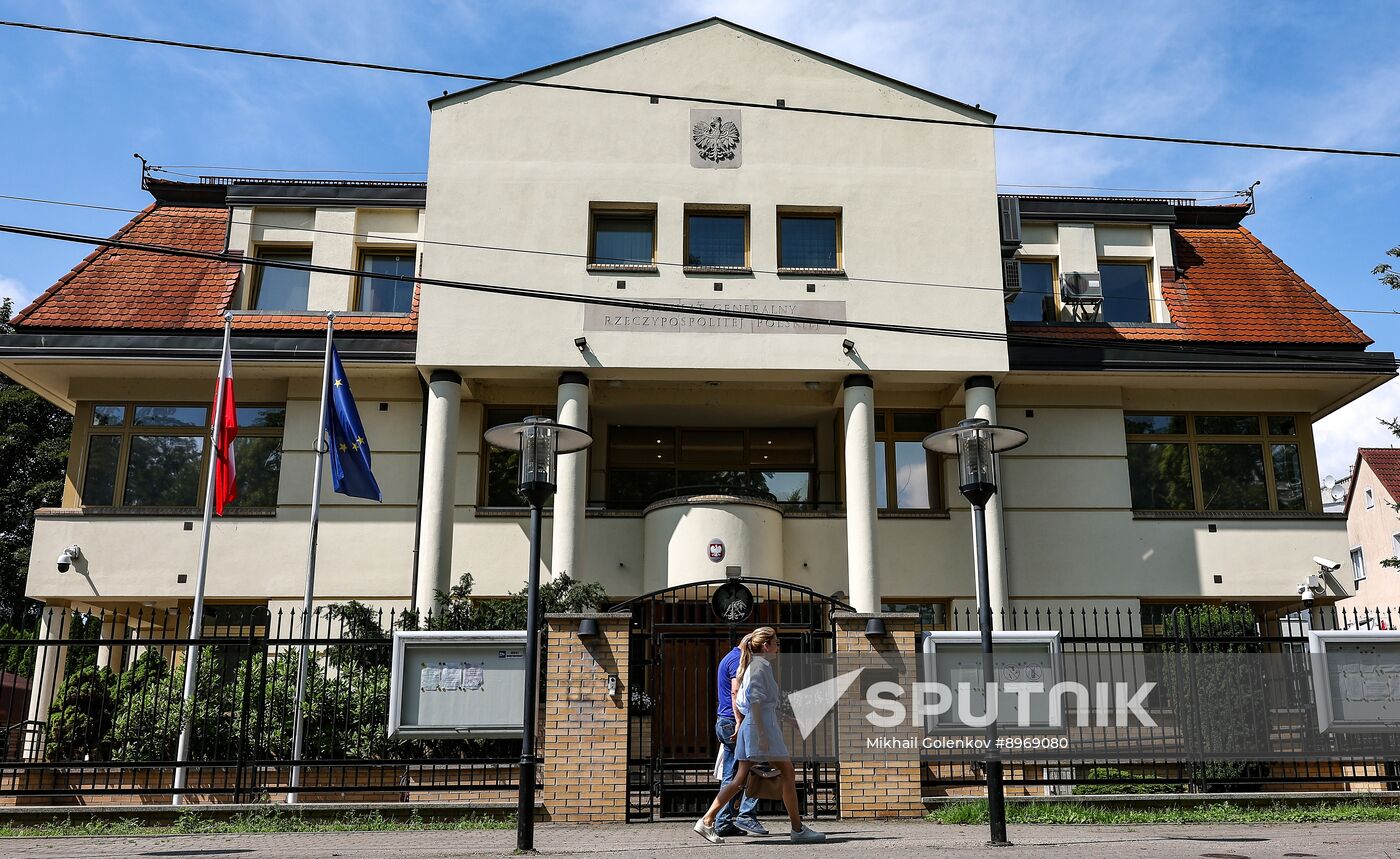 Russia Poland Consulate Closure