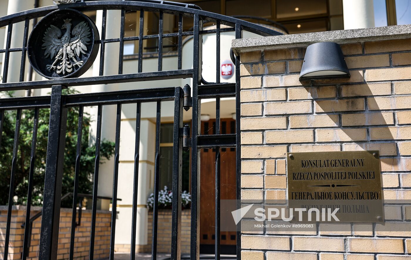 Russia Poland Consulate Closure