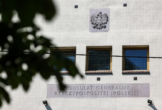 Russia Poland Consulate Closure