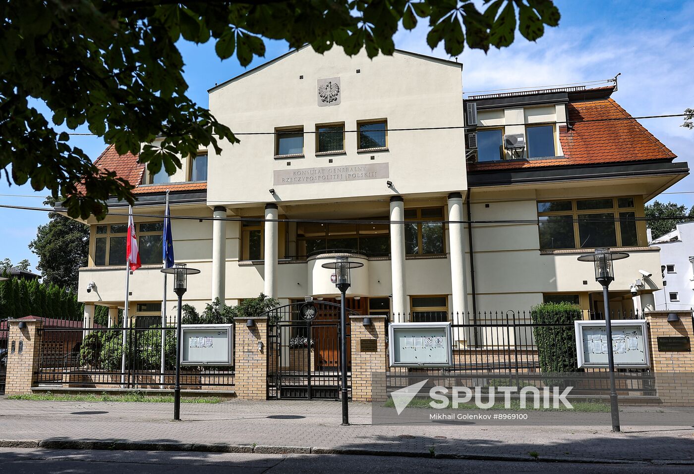 Russia Poland Consulate Closure