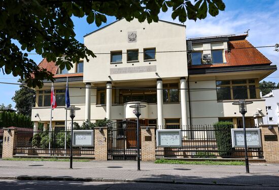 Russia Poland Consulate Closure