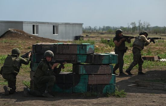 Russia Defence Contract Personnel Training