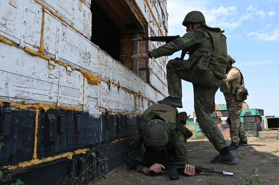 Russia Defence Contract Personnel Training
