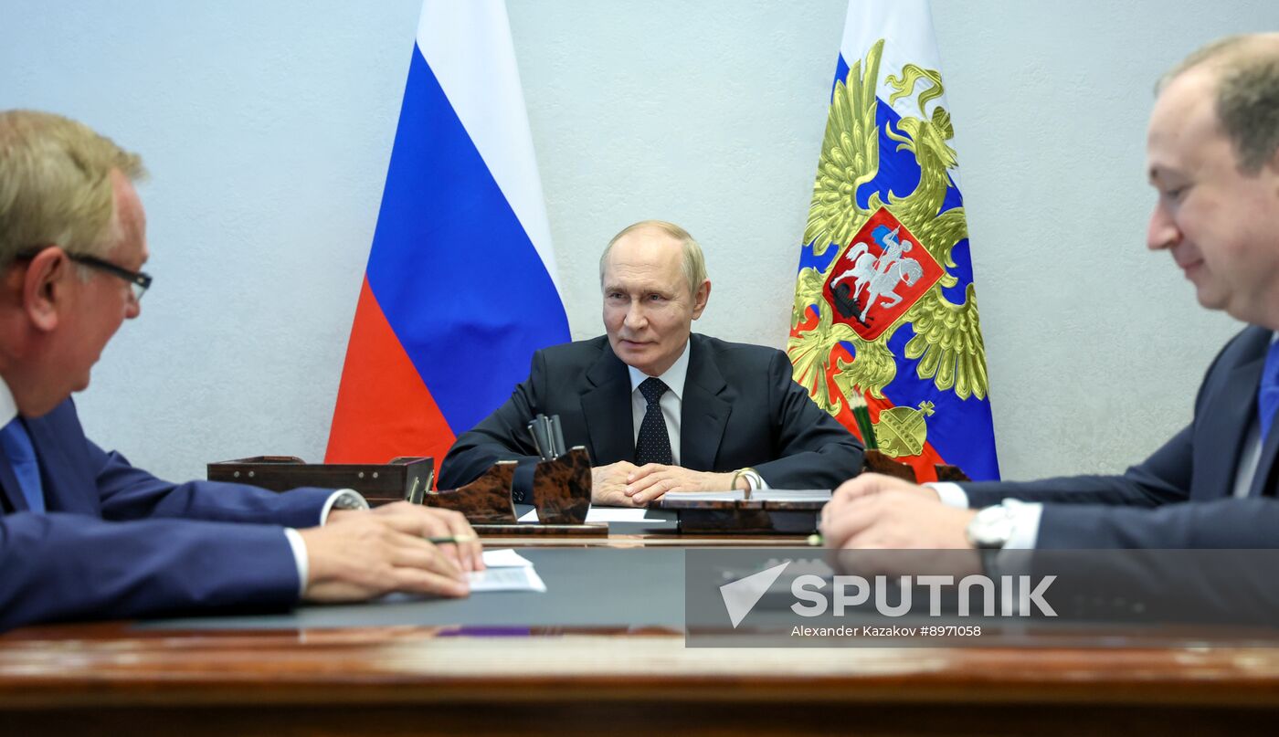 Russia Putin Northwestern Federal District