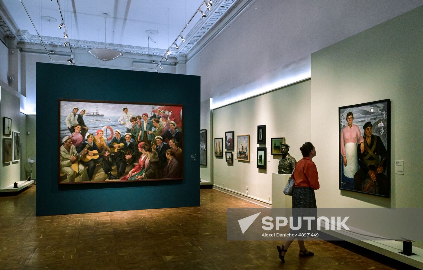 Russia Art Seascape Exhibition