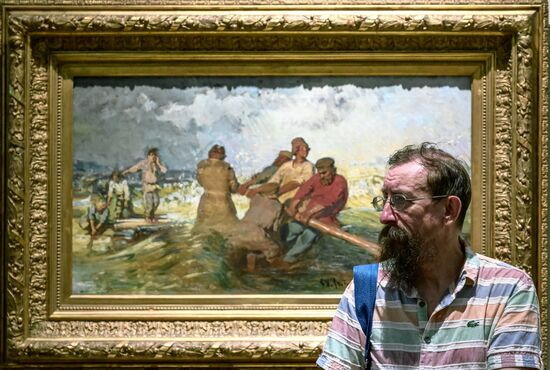 Russia Art Seascape Exhibition