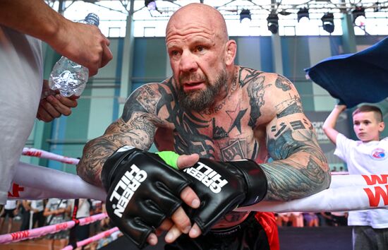 Russia Mixed Martial Arts Show