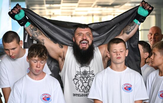 Russia Mixed Martial Arts Show
