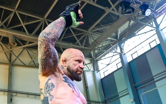 Russia Mixed Martial Arts Show