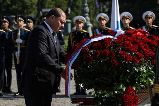 Russia Navy Day Flower Laying