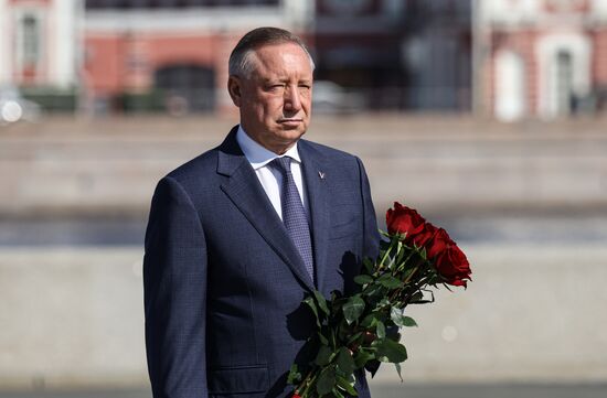 Russia Navy Day Flower Laying