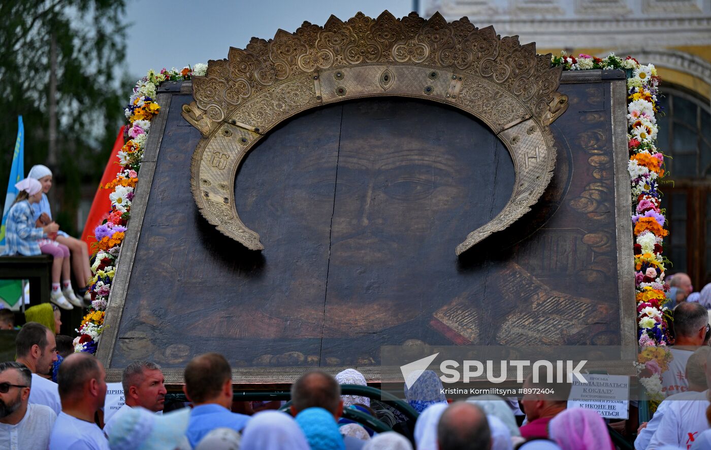 Russia Religion All Merciful Savior Icon Procession