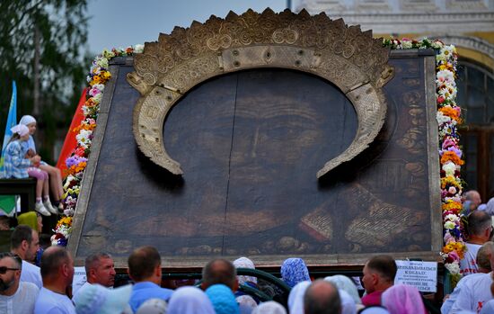 Russia Religion All Merciful Savior Icon Procession