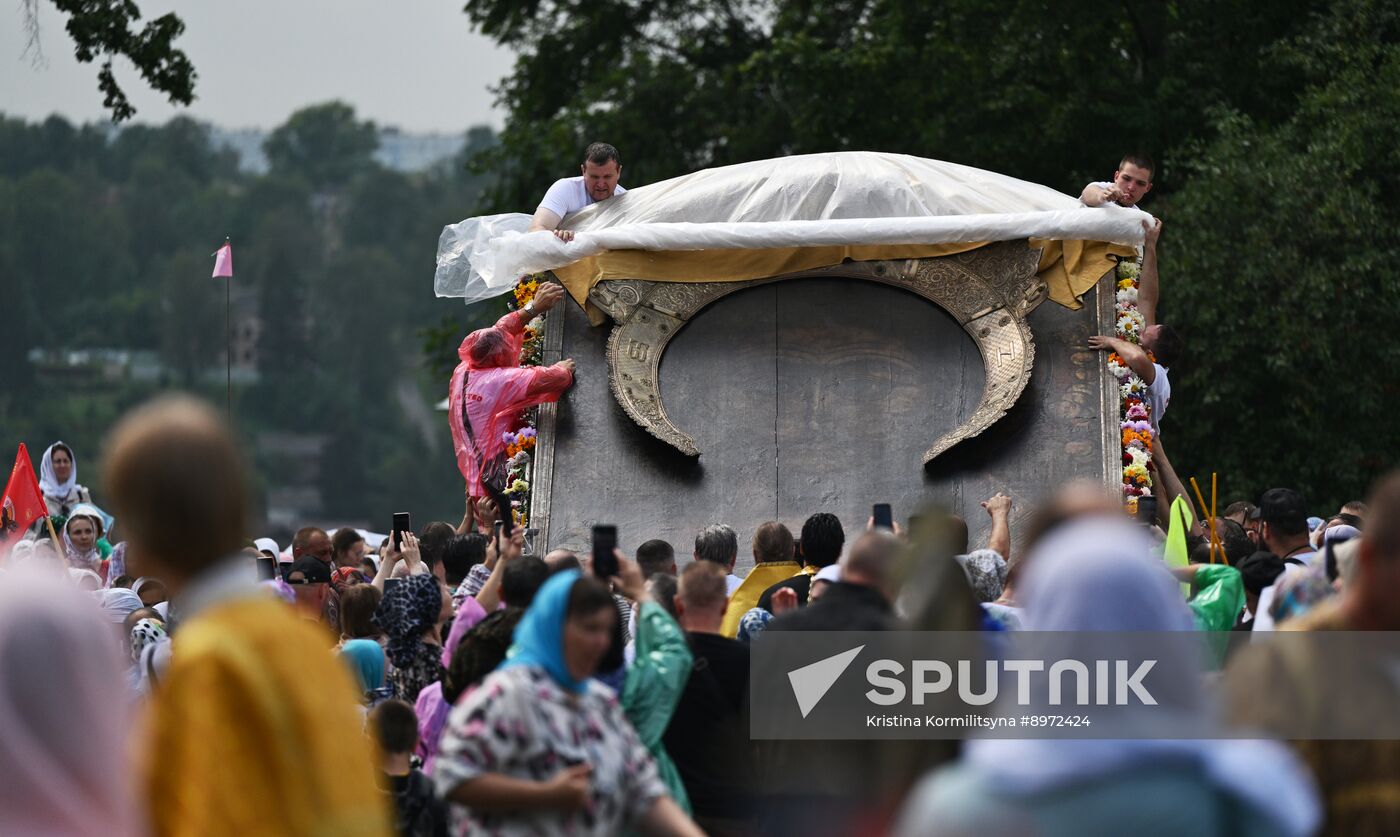 Russia Religion All Merciful Savior Icon Procession