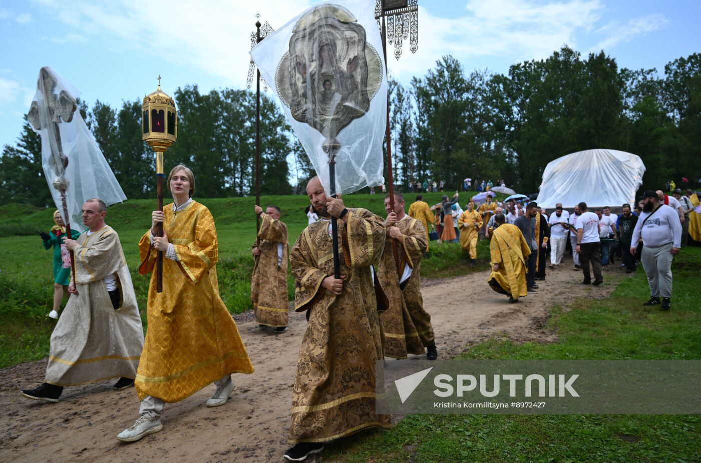 Russia Religion All Merciful Savior Icon Procession