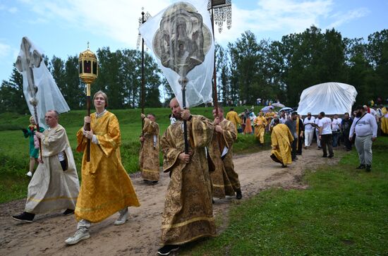Russia Religion All Merciful Savior Icon Procession