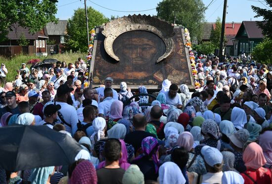 Russia Religion All Merciful Savior Icon Procession