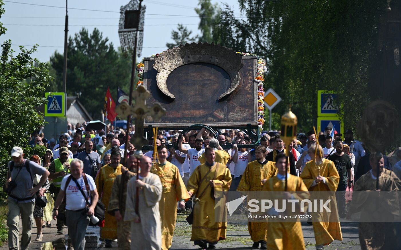 Russia Religion All Merciful Savior Icon Procession