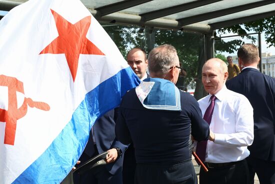 Russia Putin Northwestern Federal District