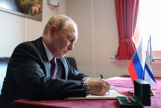 Russia Putin Northwestern Federal District