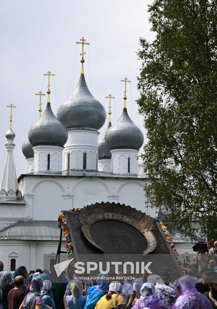 Russia Religion All Merciful Savior Icon Procession