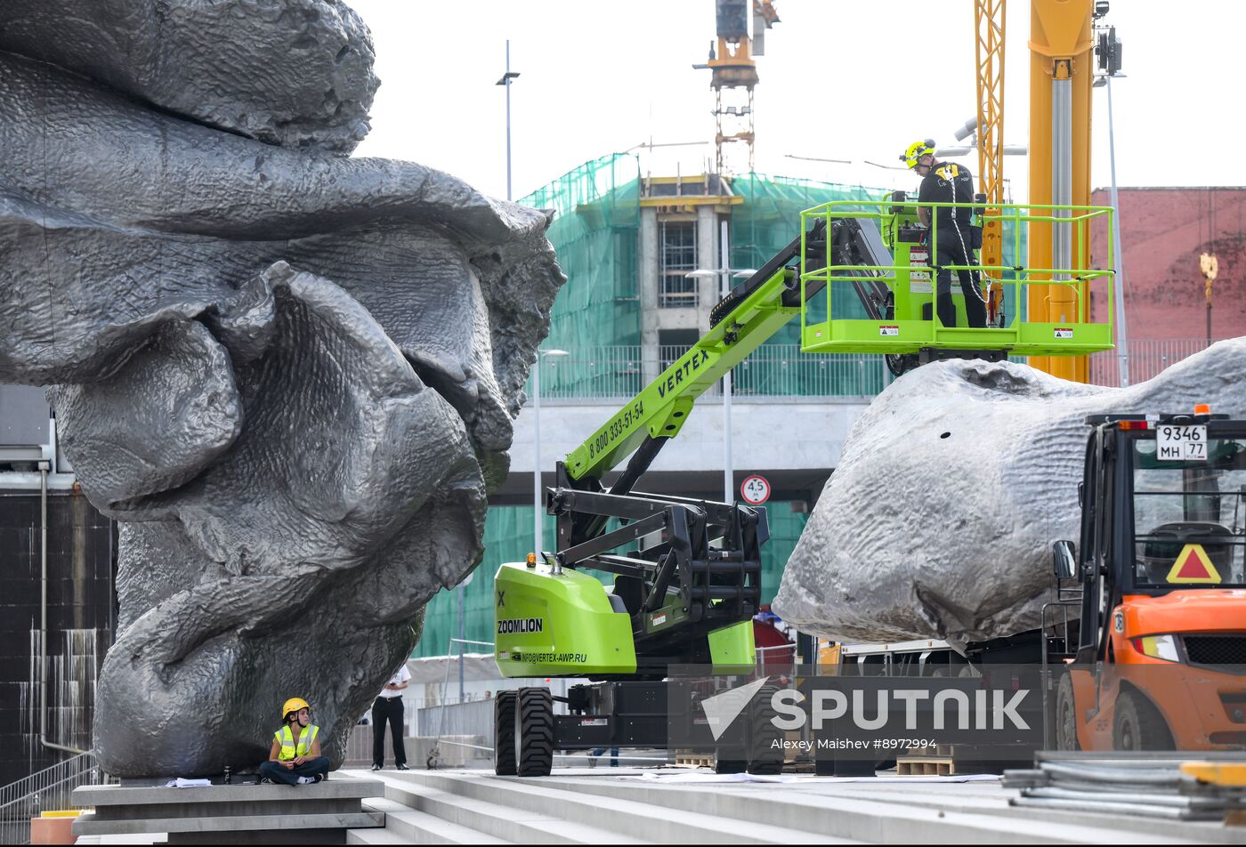 Russia Art Big Clay Sculpture Dismantling