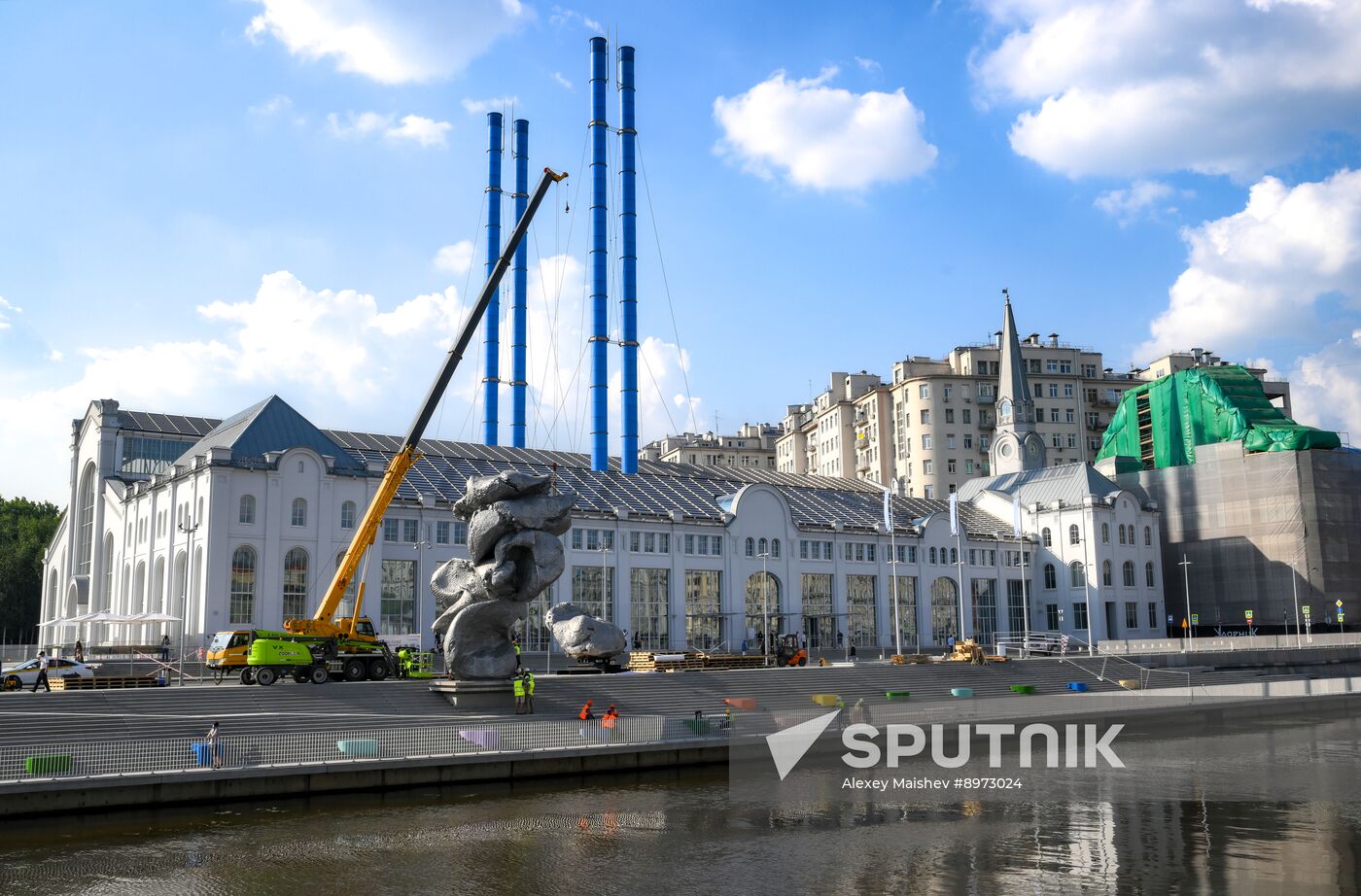 Russia Art Big Clay Sculpture Dismantling