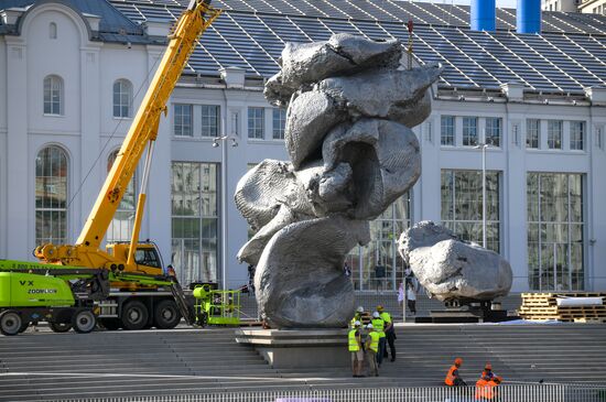 Russia Art Big Clay Sculpture Dismantling