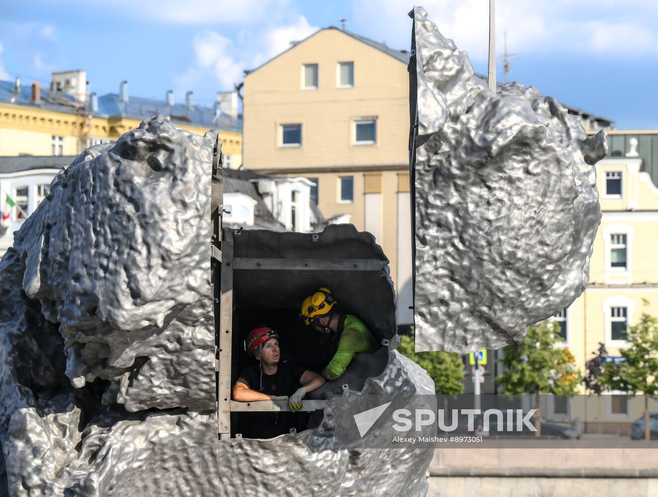 Russia Art Big Clay Sculpture Dismantling