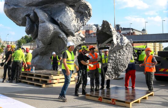 Russia Art Big Clay Sculpture Dismantling