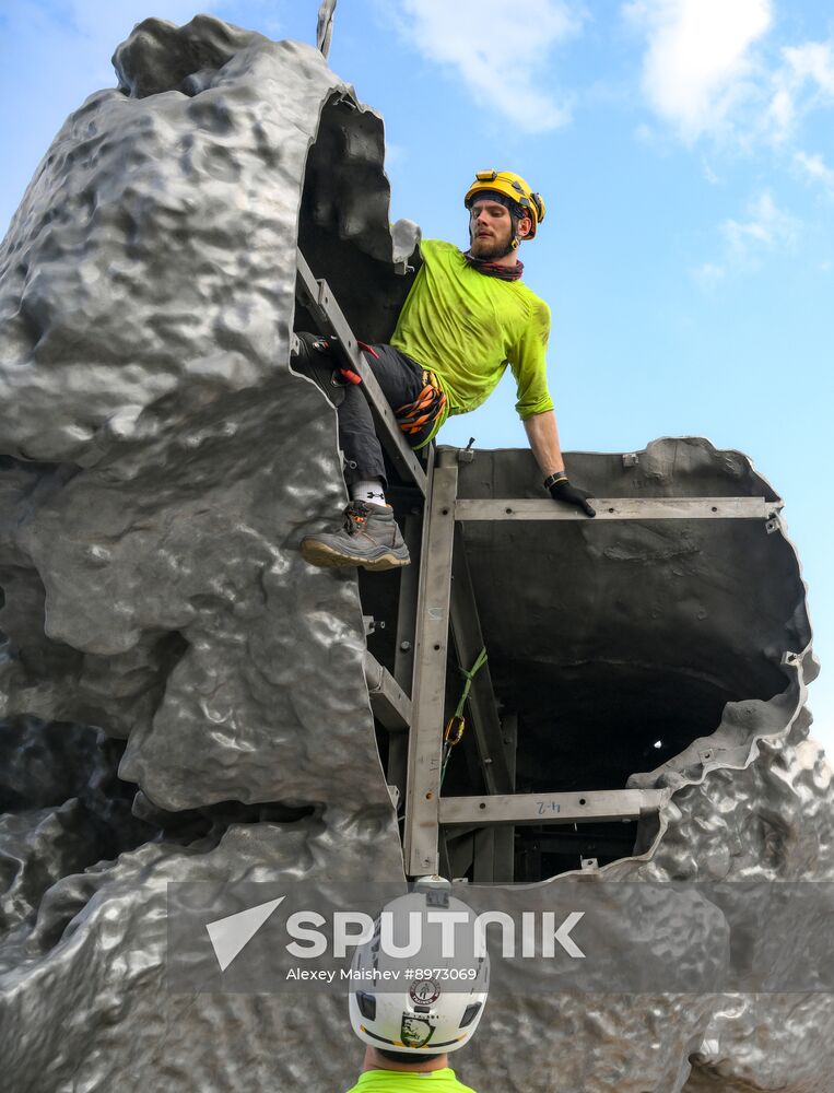 Russia Art Big Clay Sculpture Dismantling