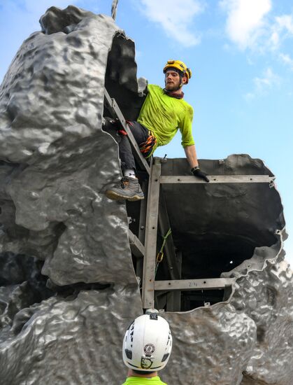 Russia Art Big Clay Sculpture Dismantling