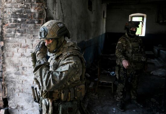 Russia Ukraine Military Operation Snipers Training