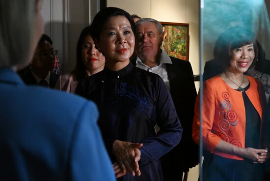Russia Vietnamese Lacquer Painting Exhibition